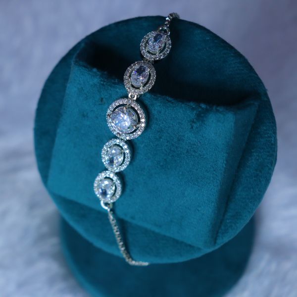 Hand Jewellery Festive Bracelet 3